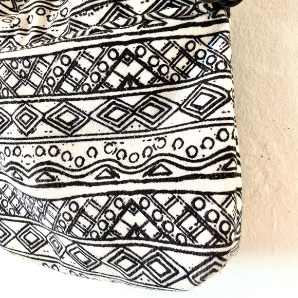 Laurel Burch Cats Fold Over Canvas Crossbody Bag Purse, Black & White - Picture 6 of 11